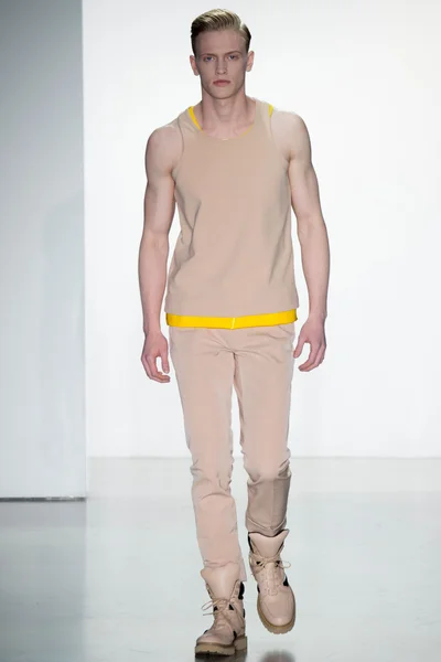 Look 17